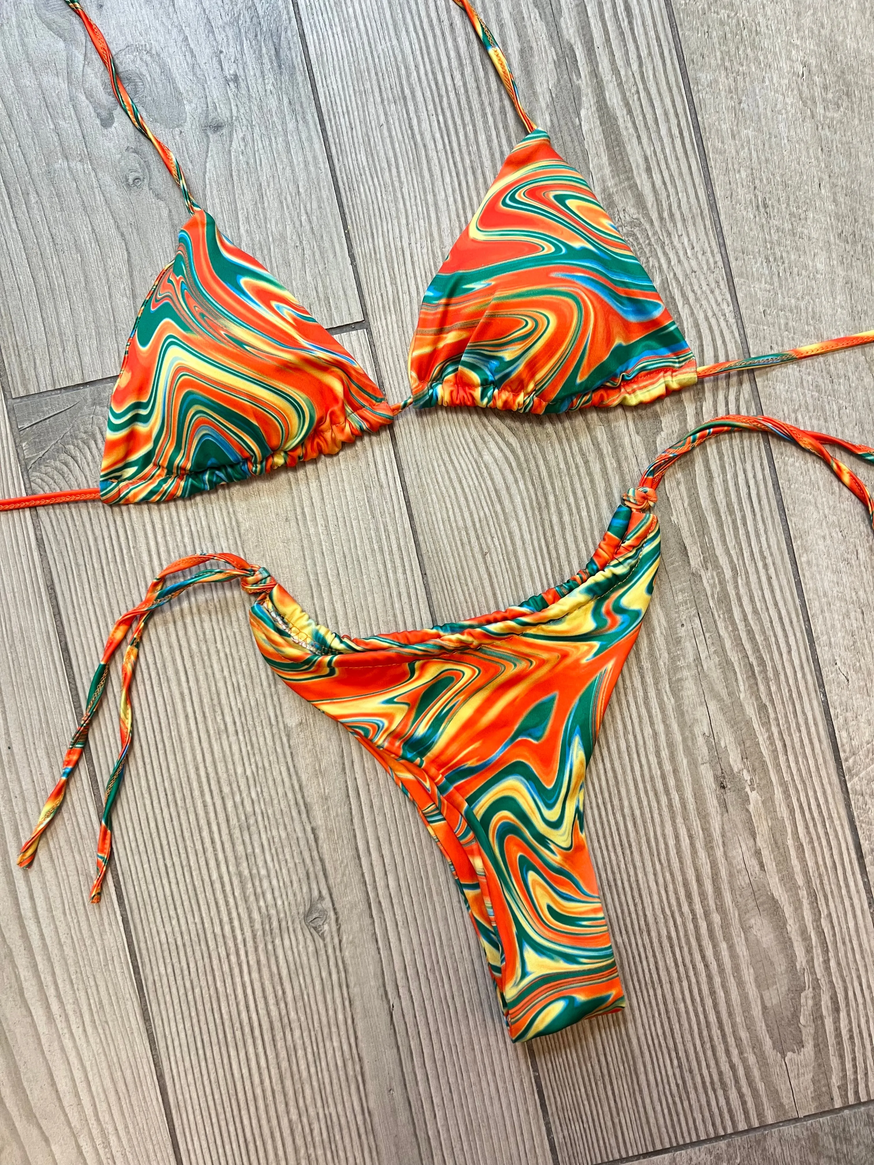 Bikini con pareo Neon