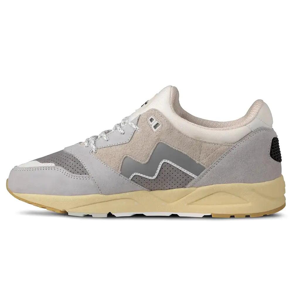 Karhu Aria 95 Trainers – Lunar Rock/Foggy Dew