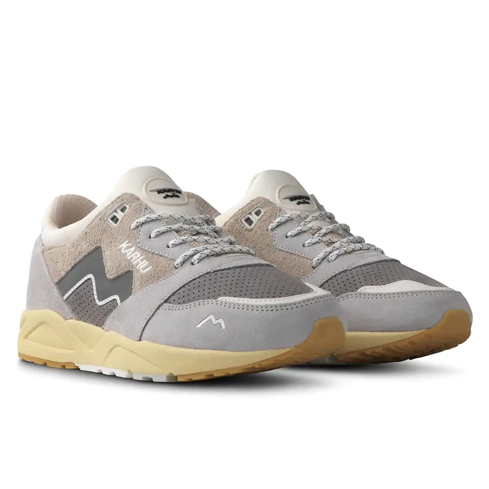 Karhu Aria 95 Trainers – Lunar Rock/Foggy Dew