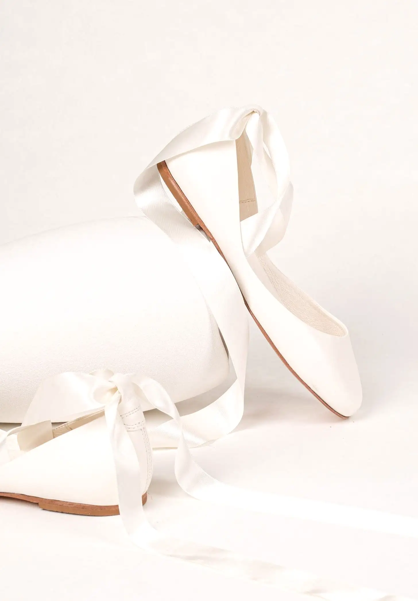 SIENNA BALLET FLATS – LIGHT IVORY